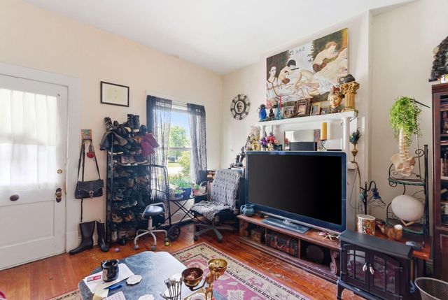 649 N Broadway, Lexington, KY 40508