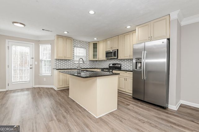 425 Village Bluff Drive, Lawrenceville, GA 30046