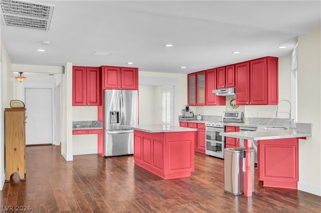 2494 Swan Lane, Las Vegas, NV 89121