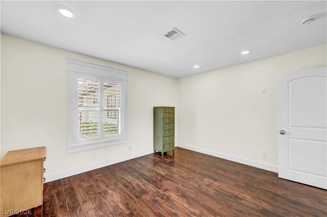 2494 Swan Lane, Las Vegas, NV 89121