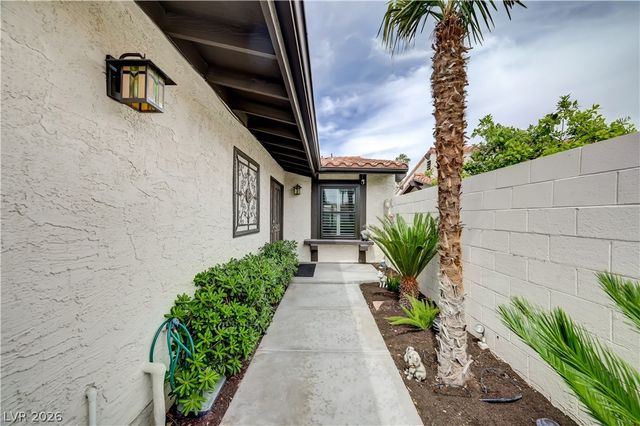 2494 Swan Lane, Las Vegas, NV 89121