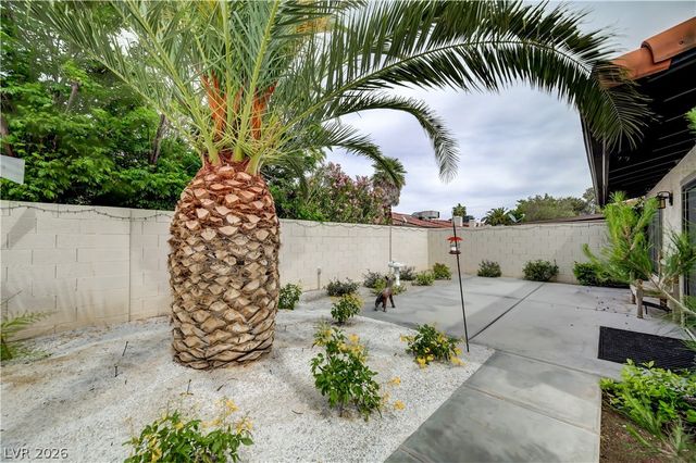 2494 Swan Lane, Las Vegas, NV 89121