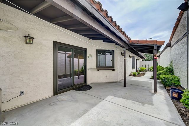 2494 Swan Lane, Las Vegas, NV 89121