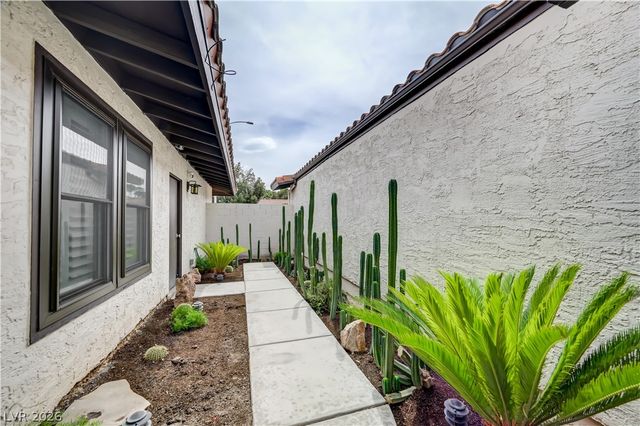 2494 Swan Lane, Las Vegas, NV 89121