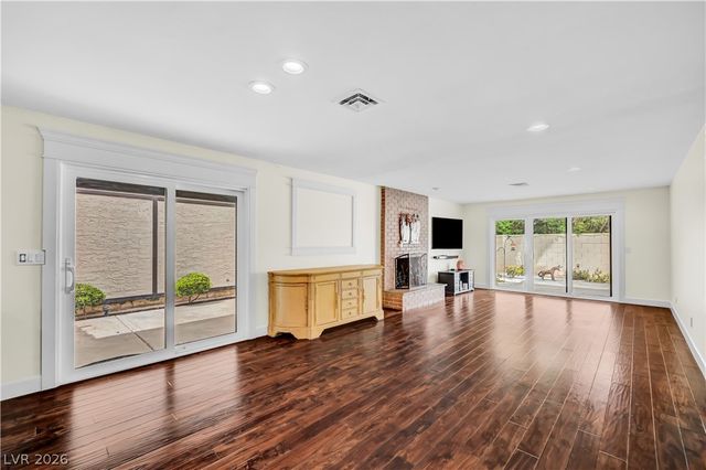 2494 Swan Lane, Las Vegas, NV 89121