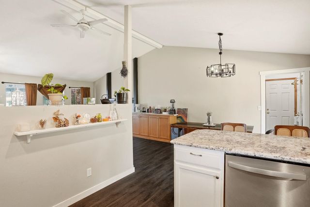 7322 W Links Ct, Nine Mile Falls, WA 99026