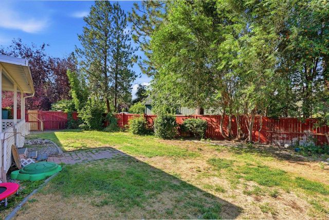 7322 W Links Ct, Nine Mile Falls, WA 99026