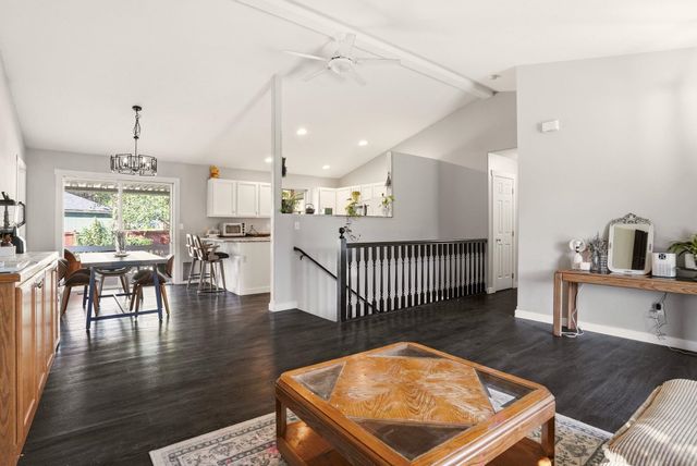 7322 W Links Ct, Nine Mile Falls, WA 99026