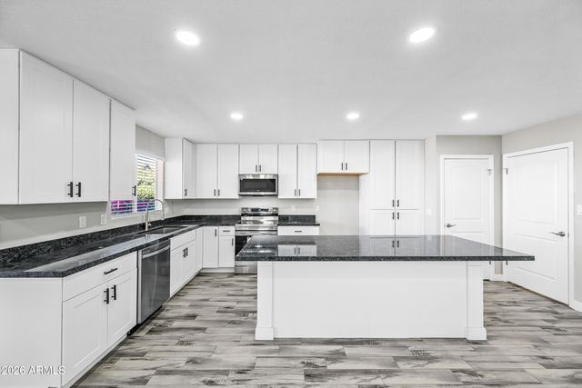 6112 W SAINT MORITZ Lane, Glendale, AZ 85306