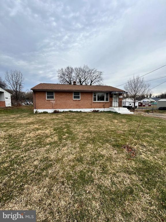 136 LOCUST AVE, Winchester, VA 22601