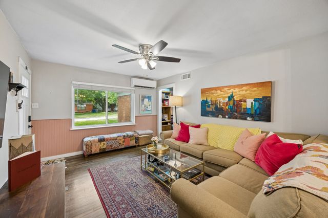 2350 Dunloe Drive, Dallas, TX 75228