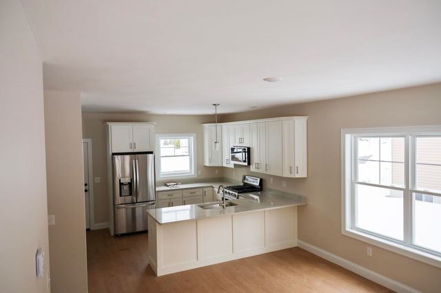 77 Wilderness Drive, Nashua, NH 03062