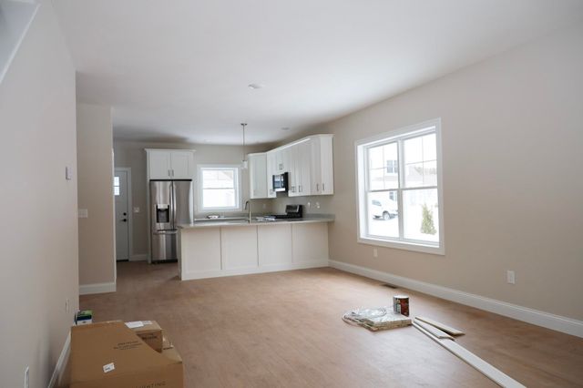 77 Wilderness Drive, Nashua, NH 03062