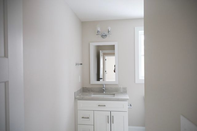 77 Wilderness Drive, Nashua, NH 03062