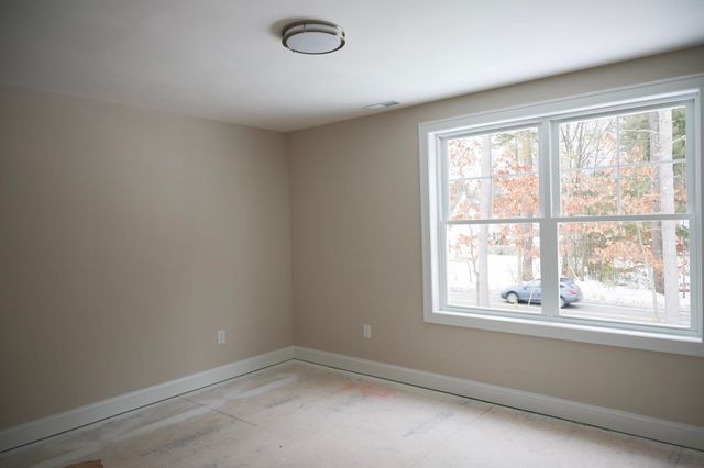 77 Wilderness Drive, Nashua, NH 03062