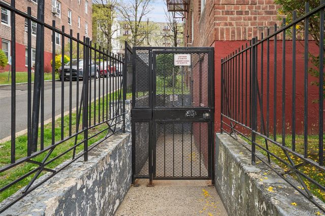 134 Ravine Avenue 3B, Yonkers, NY 10701