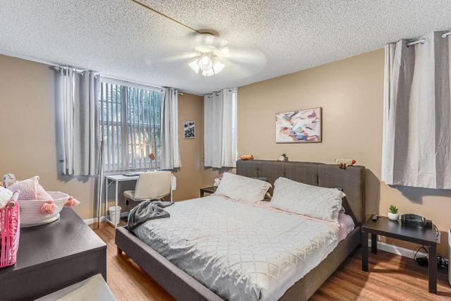 9235 Lagoon Place 302, Davie, FL 33324