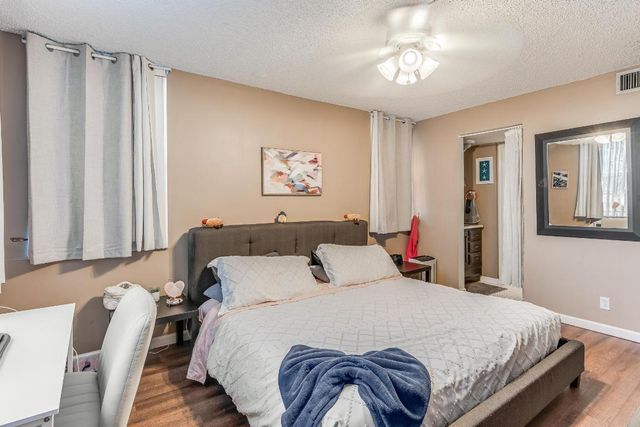 9235 Lagoon Place 302, Davie, FL 33324