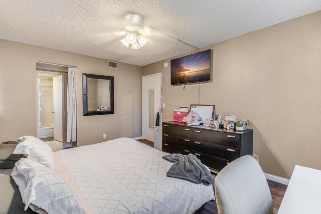 9235 Lagoon Place 302, Davie, FL 33324