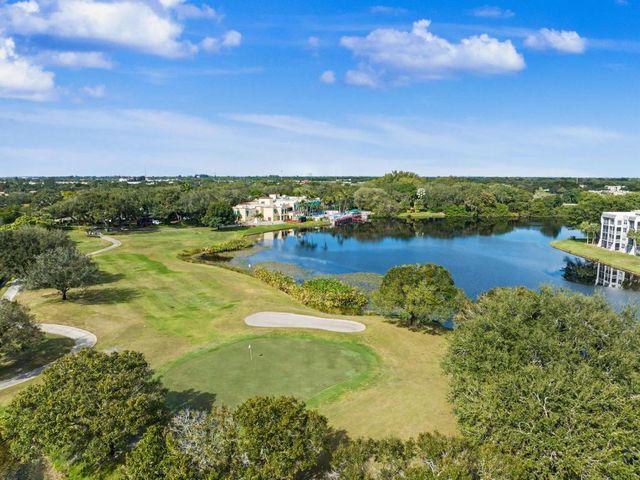 9235 Lagoon Place 302, Davie, FL 33324