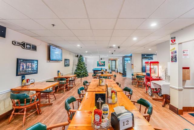 9235 Lagoon Place 302, Davie, FL 33324