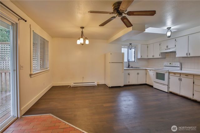 7891 San Juan Avenue, Clinton, WA 98236