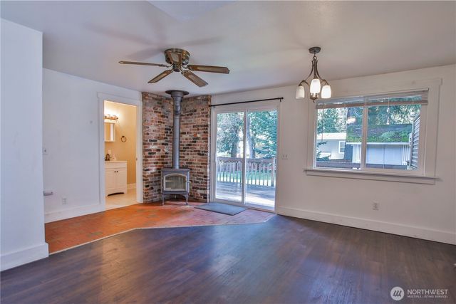 7891 San Juan Avenue, Clinton, WA 98236