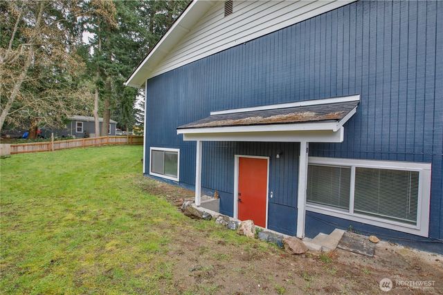 7891 San Juan Avenue, Clinton, WA 98236