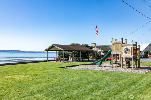 7891 San Juan Avenue, Clinton, WA 98236