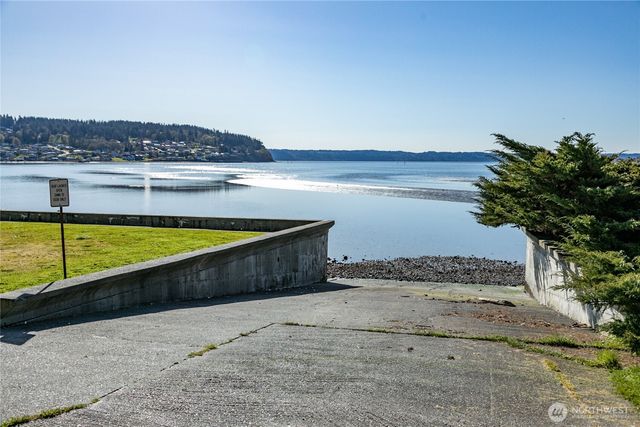 7891 San Juan Avenue, Clinton, WA 98236