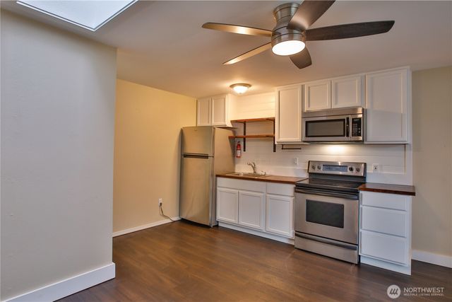 7891 San Juan Avenue, Clinton, WA 98236