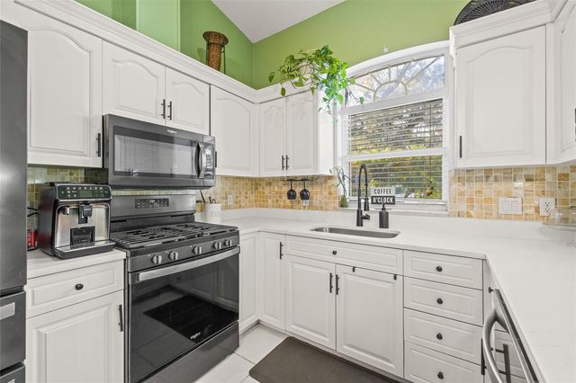 31445 AMBERLEA ROAD, Dade City, FL 33523