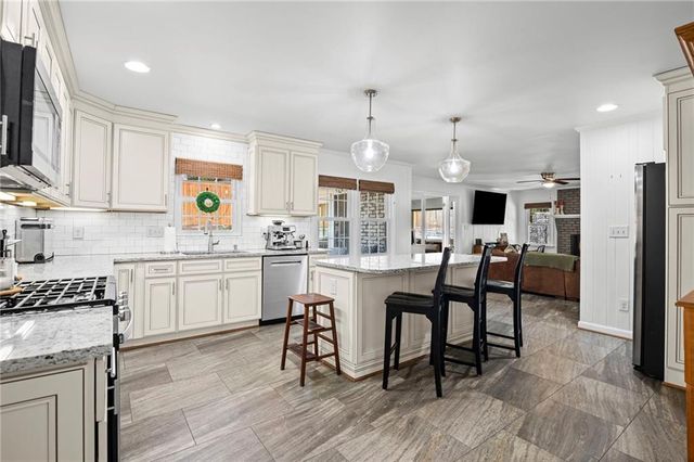 2808 Beverly Hills Drive, Marietta, GA 30068