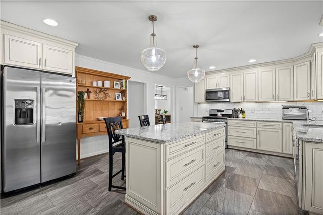 2808 Beverly Hills Drive, Marietta, GA 30068