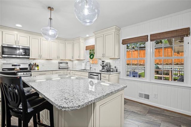 2808 Beverly Hills Drive, Marietta, GA 30068