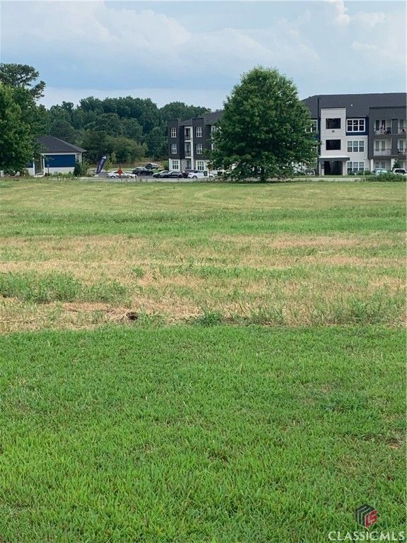 Image 1 of property listing at 364 Ross Place, Lavonia, GA 30553