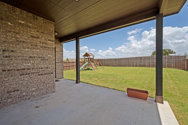 11520 Aspen Meadows Court, Aubrey, TX 76227