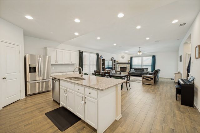 11520 Aspen Meadows Court, Aubrey, TX 76227