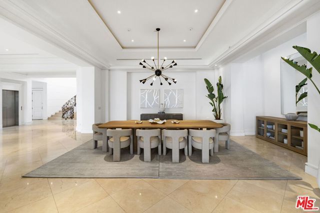 360 TROUSDALE Place, Beverly Hills, CA 90210