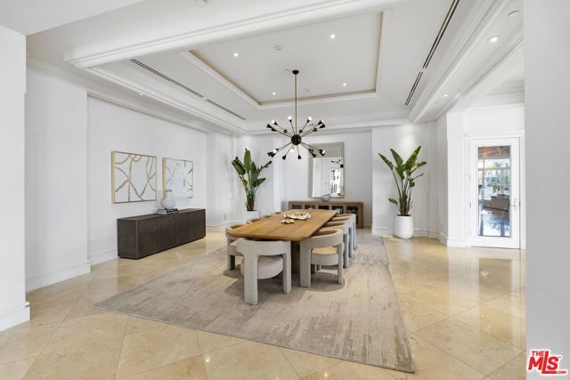 360 TROUSDALE Place, Beverly Hills, CA 90210