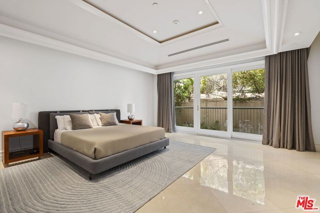 360 TROUSDALE Place, Beverly Hills, CA 90210