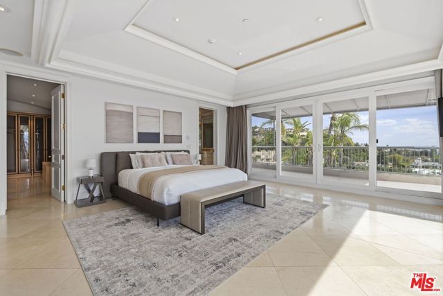 360 TROUSDALE Place, Beverly Hills, CA 90210