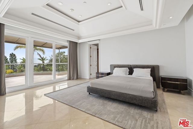 360 TROUSDALE Place, Beverly Hills, CA 90210