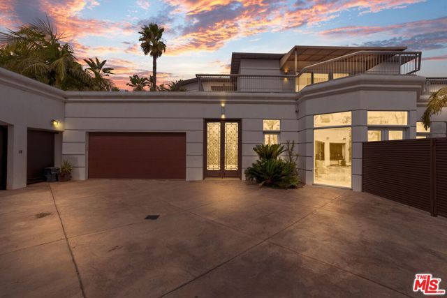 360 TROUSDALE Place, Beverly Hills, CA 90210