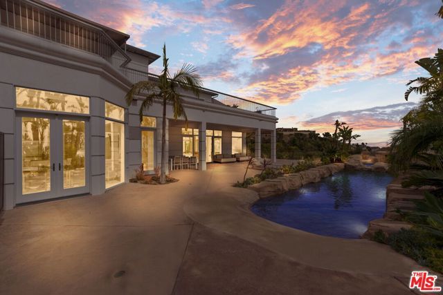 360 TROUSDALE Place, Beverly Hills, CA 90210