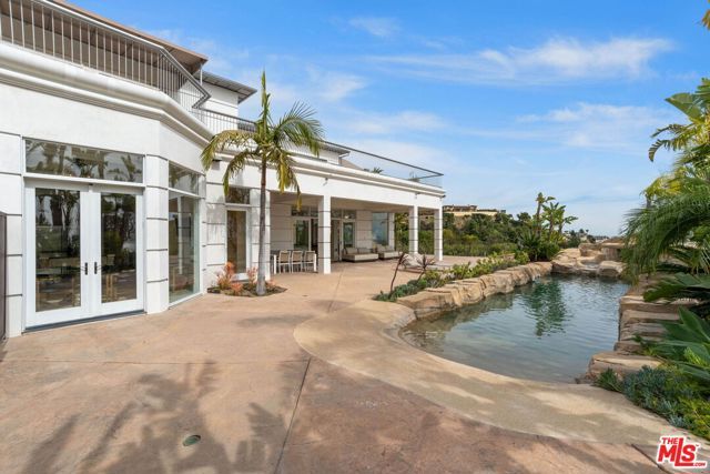 360 TROUSDALE Place, Beverly Hills, CA 90210