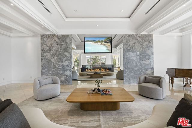 360 TROUSDALE Place, Beverly Hills, CA 90210