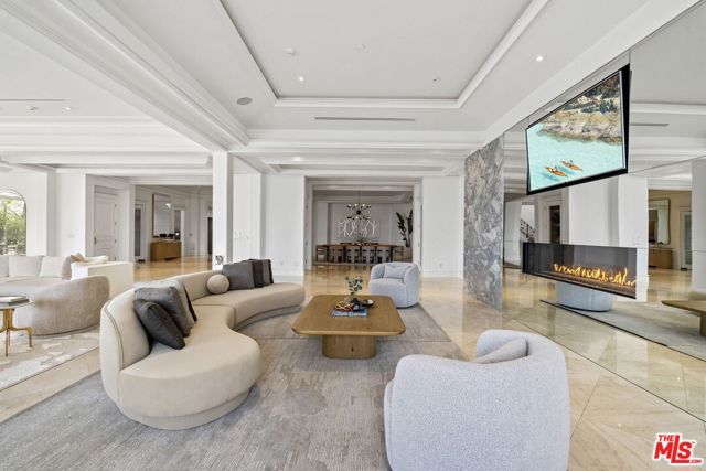 360 TROUSDALE Place, Beverly Hills, CA 90210