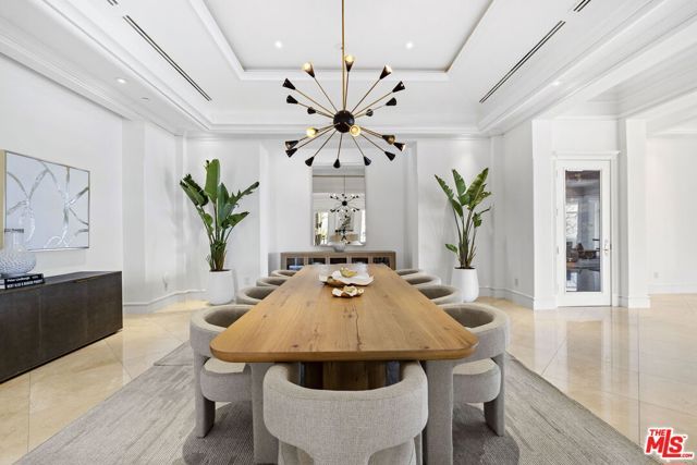 360 TROUSDALE Place, Beverly Hills, CA 90210