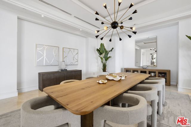 360 TROUSDALE Place, Beverly Hills, CA 90210